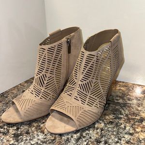 Vince Camuto Kimora Block Heel